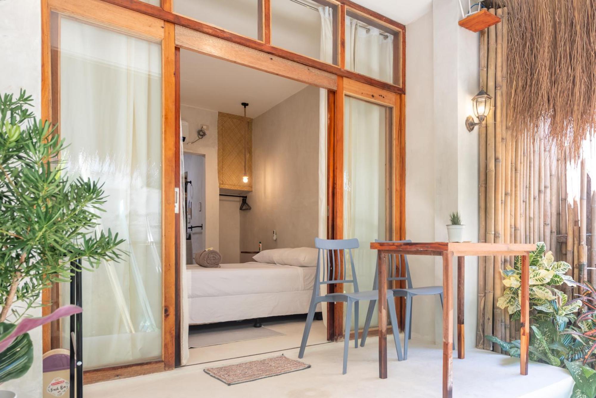 Gratitude Inn 卢纳将军城 外观 照片