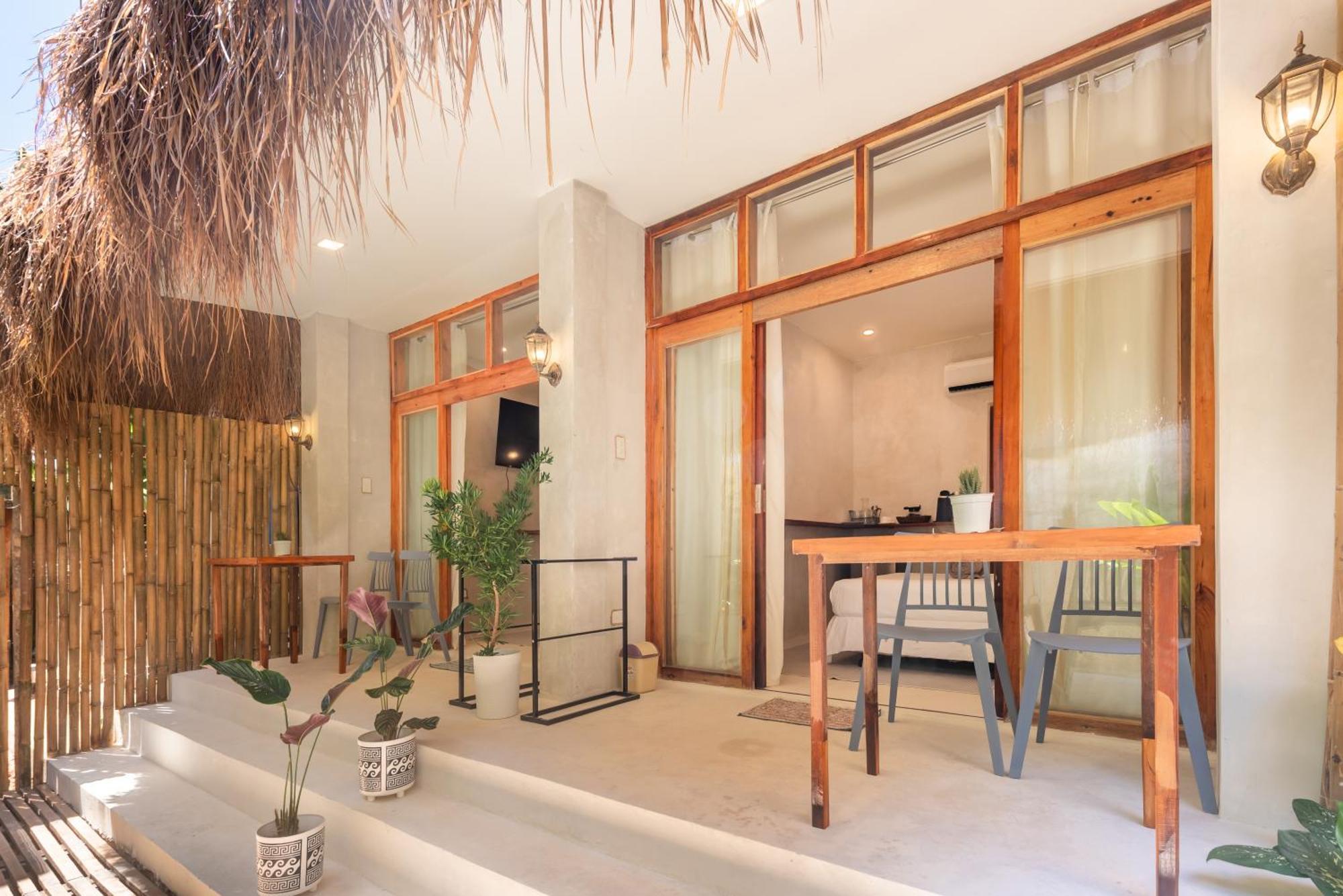Gratitude Inn 卢纳将军城 外观 照片